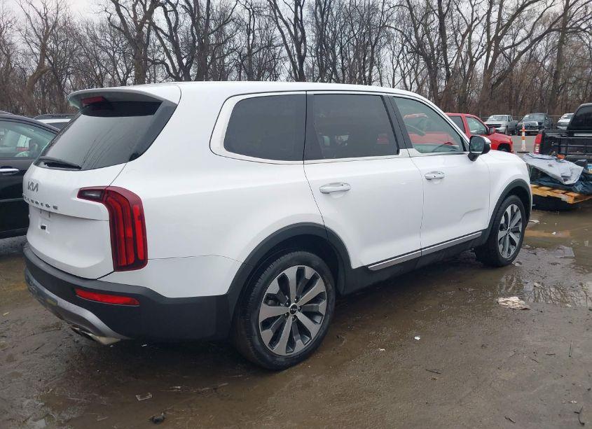 Photo 4 of 2022 Kia Telluride S (VIN 5XYP6DHCXNG224509)