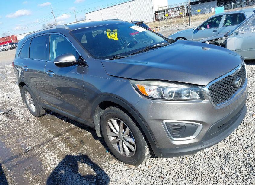 2016 Kia Sorento 2.4L LX (VIN 5XYPG4A30GG035703) main photo