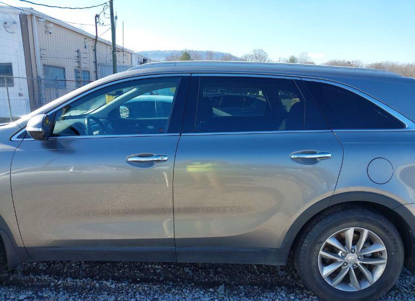 Photo 14 of 2016 Kia Sorento 2.4L LX (VIN 5XYPG4A30GG035703)
