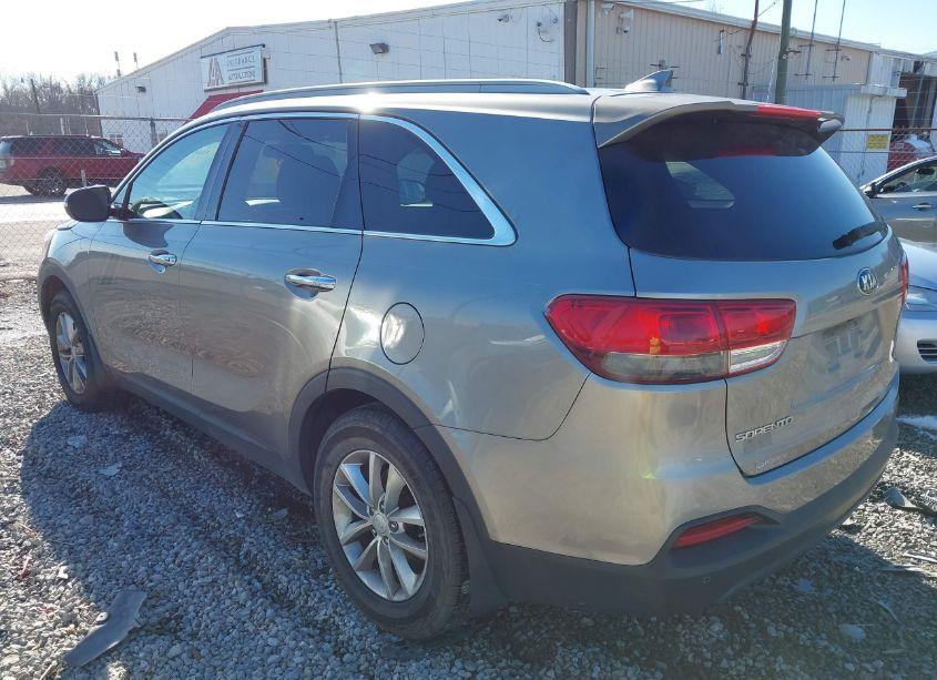 Photo 3 of 2016 Kia Sorento 2.4L LX (VIN 5XYPG4A30GG035703)