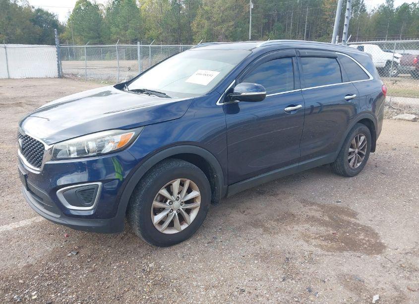 Photo 2 of 2016 Kia Sorento 2.4L LX (VIN 5XYPG4A30GG036205)
