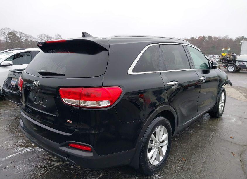 Photo 4 of 2016 Kia Sorento 2.4L LX (VIN 5XYPG4A30GG037225)