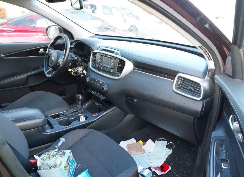 Photo 5 of 2016 Kia Sorento 2.4L LX (VIN 5XYPG4A30GG043140)