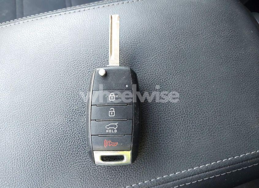 Photo 11 of 2016 Kia Sorento 2.4L LX (VIN 5XYPG4A30GG053361)