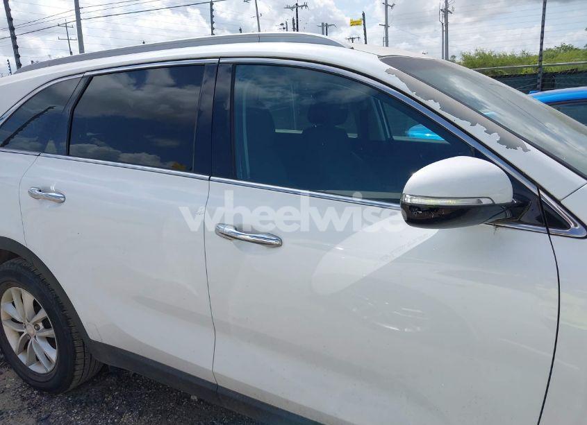 Photo 13 of 2016 Kia Sorento 2.4L LX (VIN 5XYPG4A30GG053361)