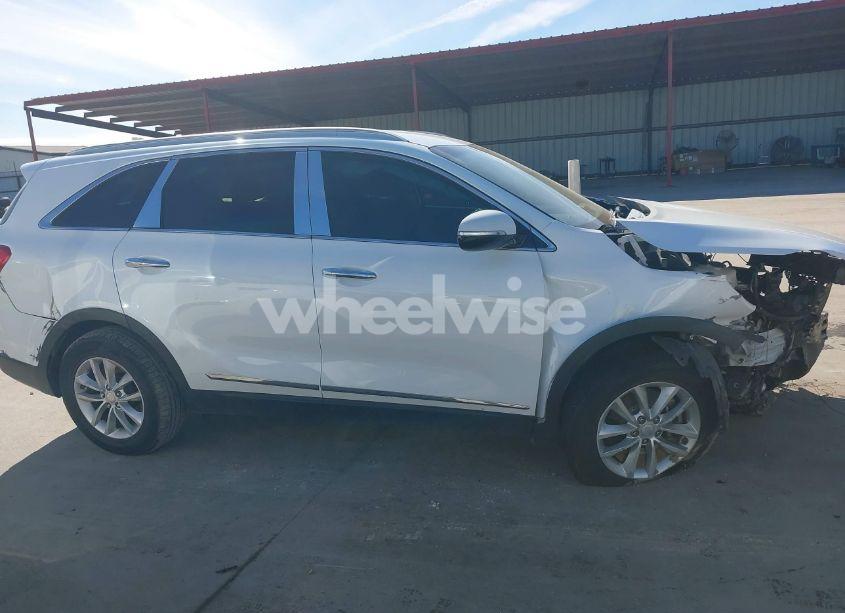 Photo 14 of 2016 Kia Sorento 2.4L LX (VIN 5XYPG4A30GG059192)