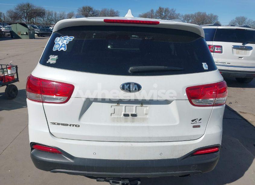 Photo 17 of 2016 Kia Sorento 2.4L LX (VIN 5XYPG4A30GG059192)