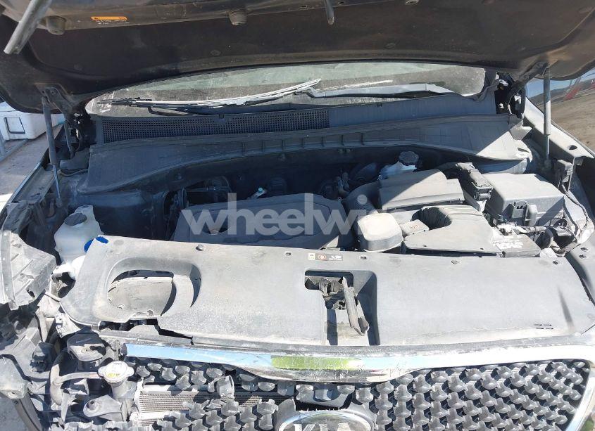 Photo 10 of 2016 Kia Sorento 2.4L LX (VIN 5XYPG4A30GG074470)