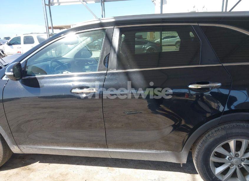 Photo 14 of 2016 Kia Sorento 2.4L LX (VIN 5XYPG4A30GG074470)