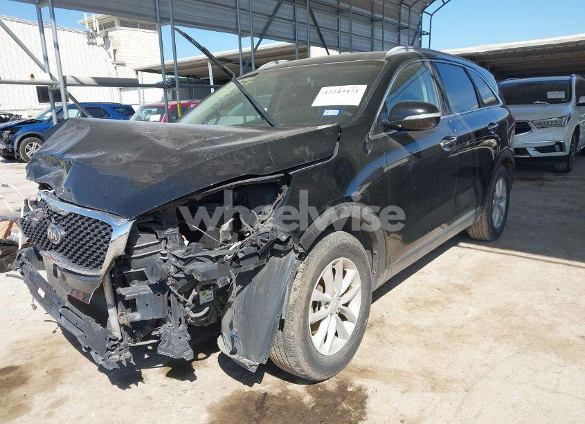 Photo 2 of 2016 Kia Sorento 2.4L LX (VIN 5XYPG4A30GG074470)