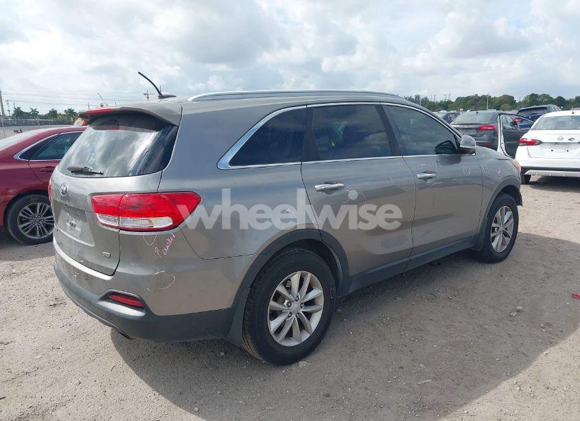 Photo 4 of 2016 Kia Sorento 2.4L LX (VIN 5XYPG4A30GG093200)
