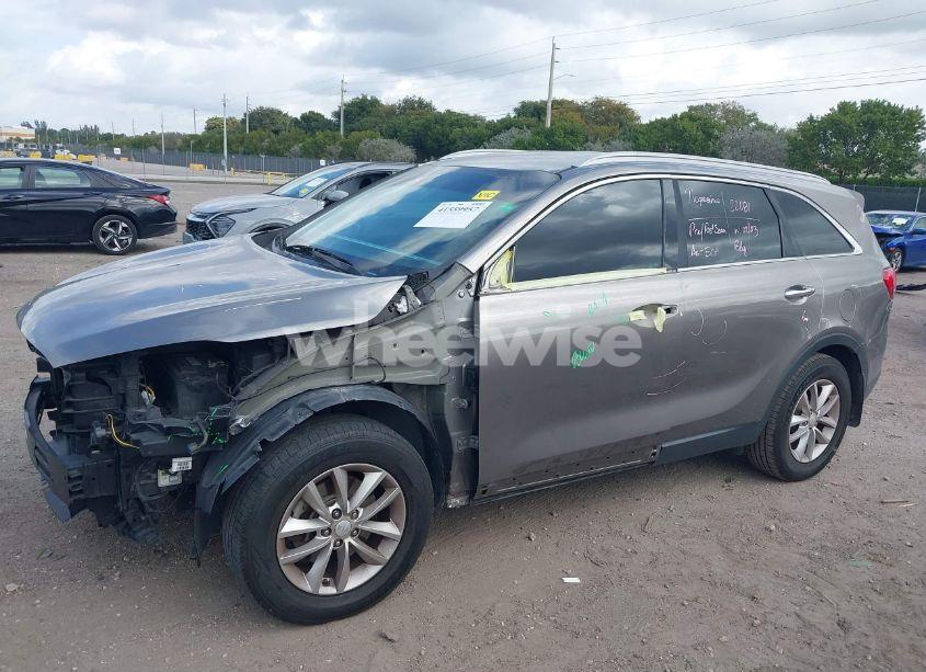 Photo 6 of 2016 Kia Sorento 2.4L LX (VIN 5XYPG4A30GG093200)