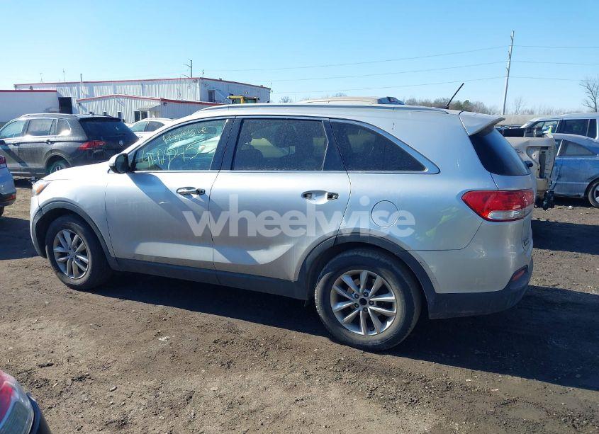 Photo 14 of 2016 Kia Sorento 2.4L LX (VIN 5XYPG4A30GG115308)