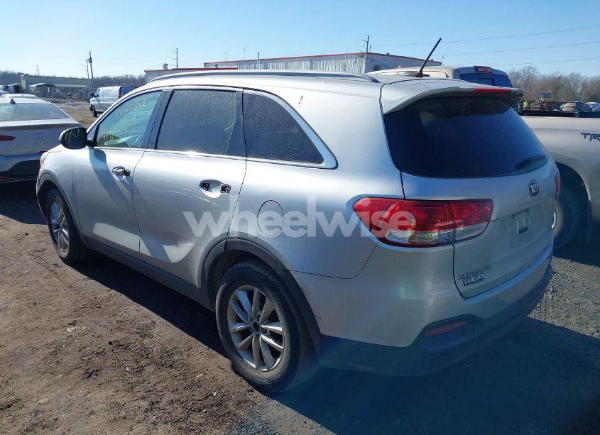 Photo 3 of 2016 Kia Sorento 2.4L LX (VIN 5XYPG4A30GG115308)