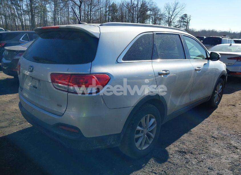 Photo 4 of 2016 Kia Sorento 2.4L LX (VIN 5XYPG4A30GG115308)