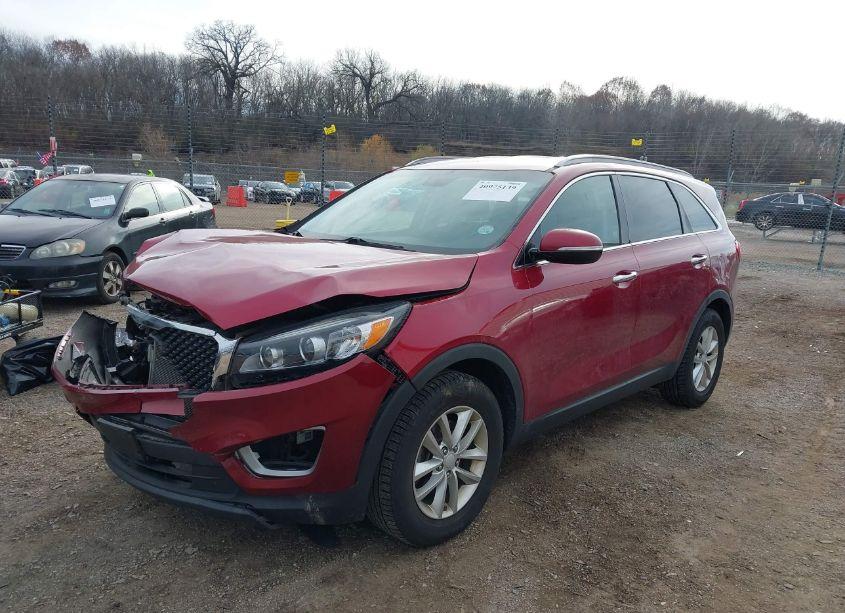 Photo 2 of 2016 Kia Sorento 2.4L LX (VIN 5XYPG4A30GG157896)