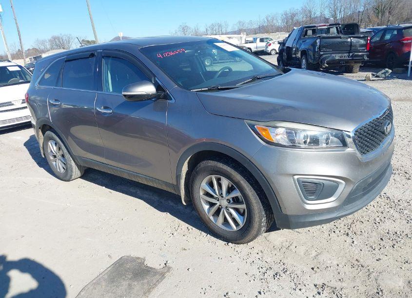 2016 Kia Sorento 2.4L L (VIN 5XYPG4A30GG166873) main photo