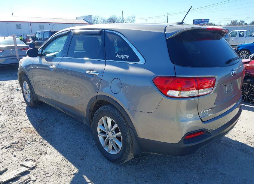 Photo 3 of 2016 Kia Sorento 2.4L L (VIN 5XYPG4A30GG166873)