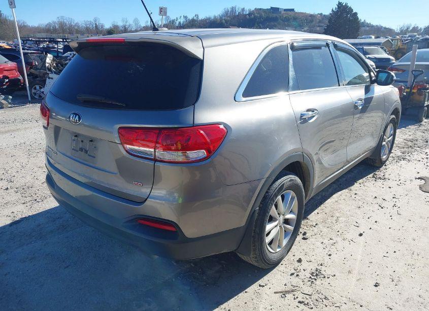 Photo 4 of 2016 Kia Sorento 2.4L L (VIN 5XYPG4A30GG166873)