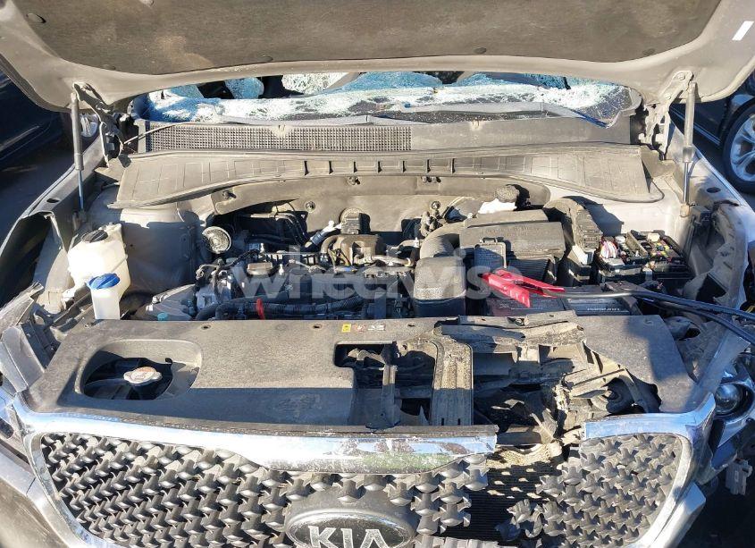 Photo 10 of 2016 Kia Sorento 2.4L L (VIN 5XYPG4A30GG171605)