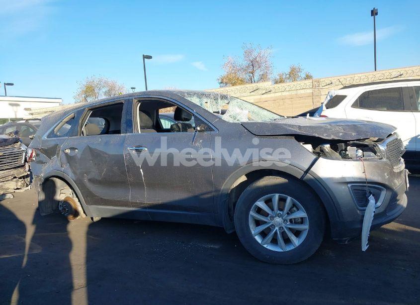 Photo 6 of 2016 Kia Sorento 2.4L L (VIN 5XYPG4A30GG171605)