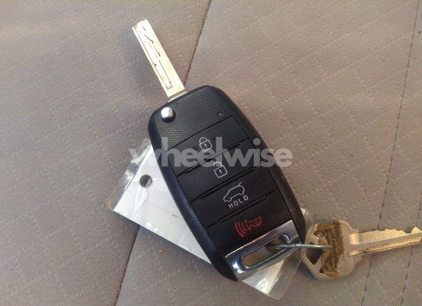 Photo 11 of 2016 Kia Sorento 2.4L LX (VIN 5XYPG4A30GG175184)