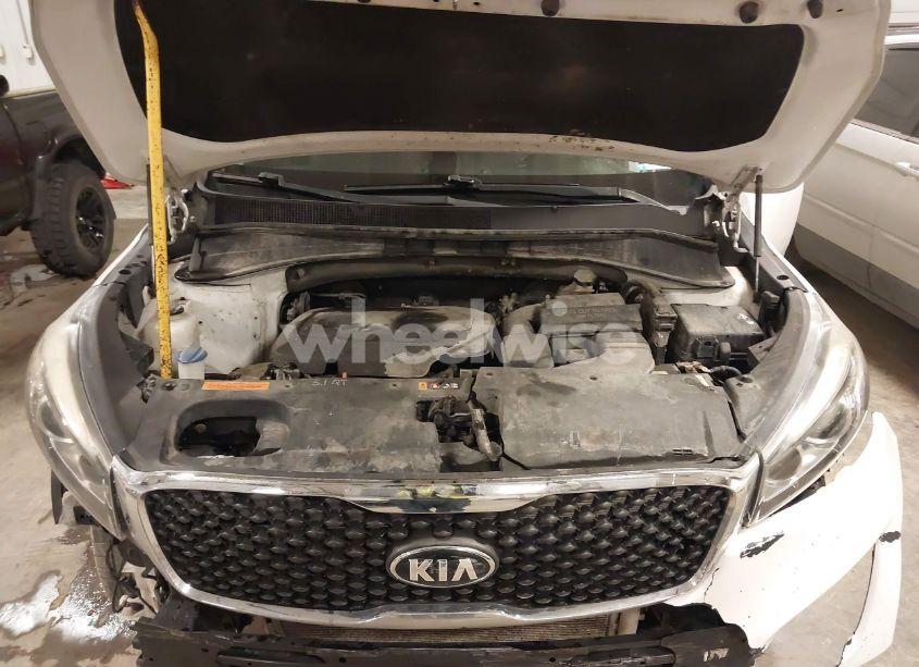Photo 10 of 2017 Kia Sorento 2.4L LX (VIN 5XYPG4A30HG206354)
