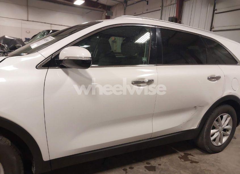 Photo 15 of 2017 Kia Sorento 2.4L LX (VIN 5XYPG4A30HG206354)