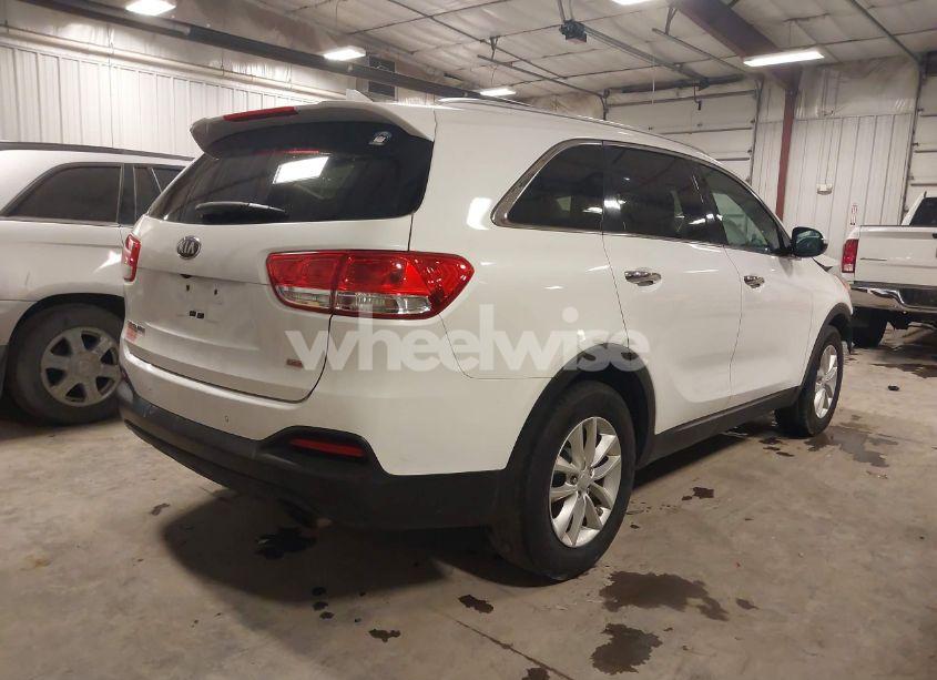Photo 4 of 2017 Kia Sorento 2.4L LX (VIN 5XYPG4A30HG206354)