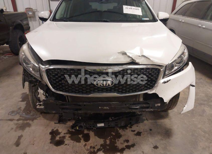 Photo 6 of 2017 Kia Sorento 2.4L LX (VIN 5XYPG4A30HG206354)