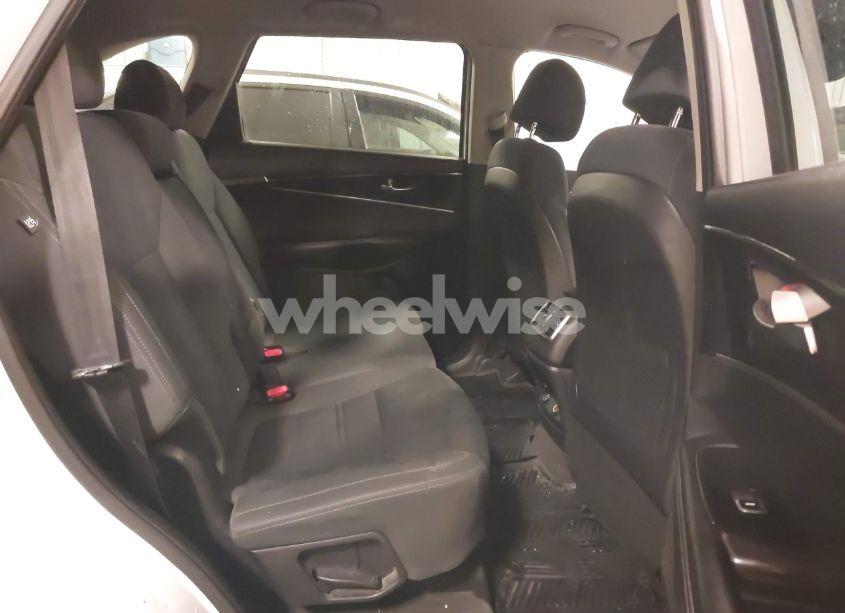 Photo 8 of 2017 Kia Sorento 2.4L LX (VIN 5XYPG4A30HG206354)