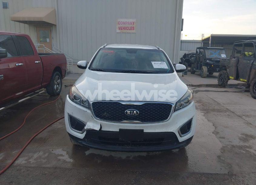 Photo 12 of 2017 Kia Sorento 2.4L LX (VIN 5XYPG4A30HG217662)