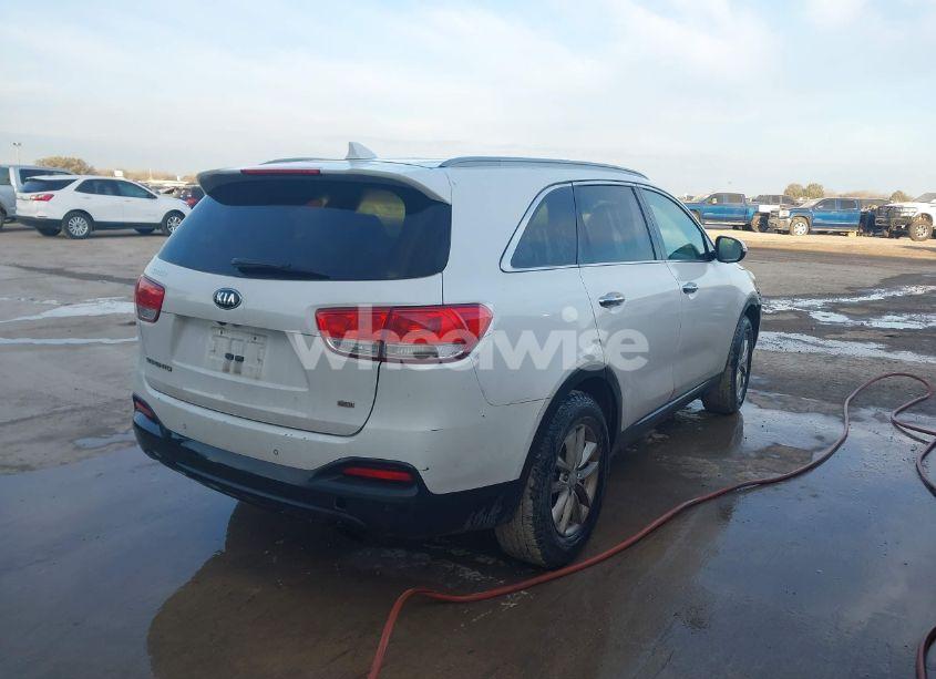 Photo 4 of 2017 Kia Sorento 2.4L LX (VIN 5XYPG4A30HG217662)