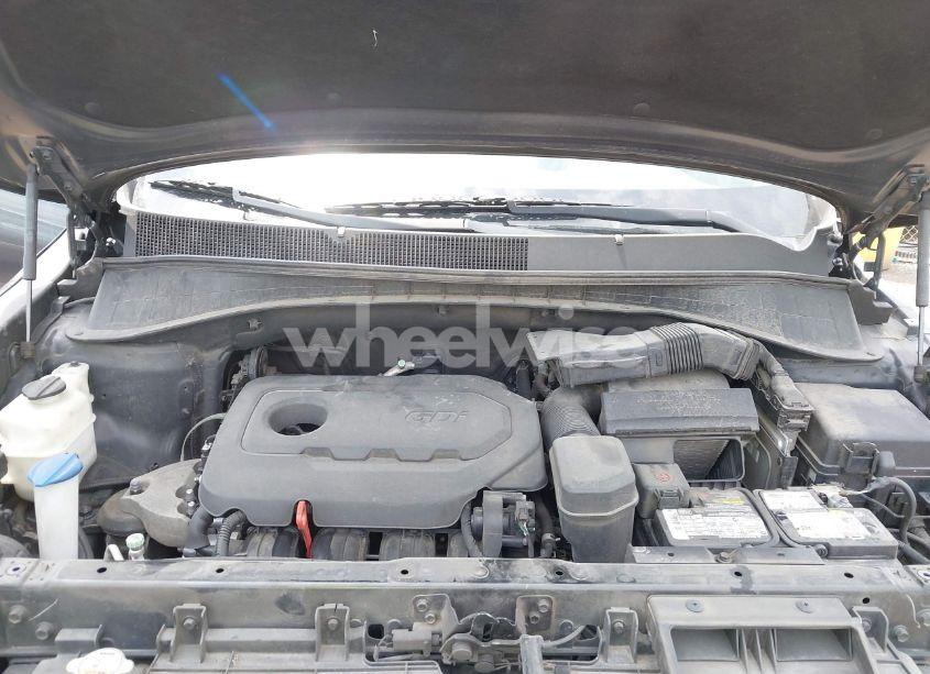 Photo 10 of 2017 Kia Sorento 2.4L LX (VIN 5XYPG4A30HG233327)