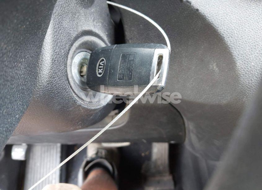 Photo 11 of 2017 Kia Sorento 2.4L LX (VIN 5XYPG4A30HG233327)