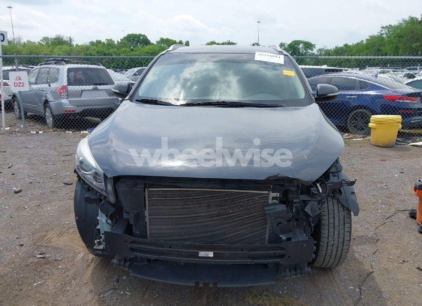 Photo 13 of 2017 Kia Sorento 2.4L LX (VIN 5XYPG4A30HG233327)