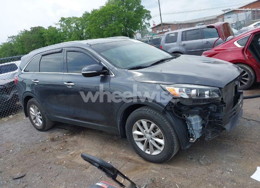 Photo 14 of 2017 Kia Sorento 2.4L LX (VIN 5XYPG4A30HG233327)