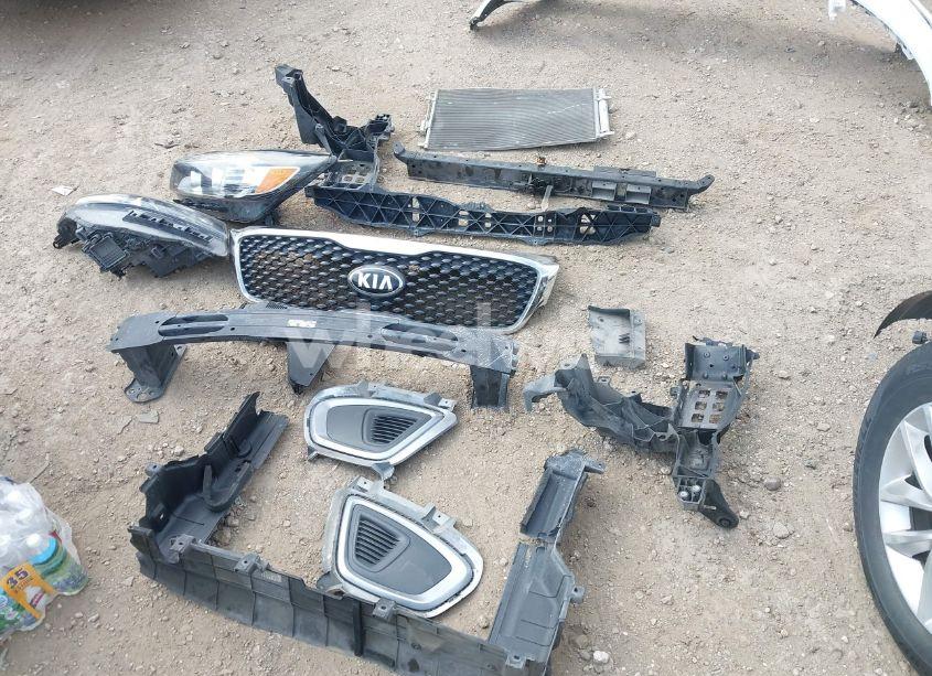 Photo 18 of 2017 Kia Sorento 2.4L LX (VIN 5XYPG4A30HG237815)