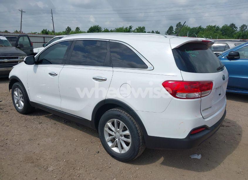 Photo 3 of 2017 Kia Sorento 2.4L LX (VIN 5XYPG4A30HG237815)