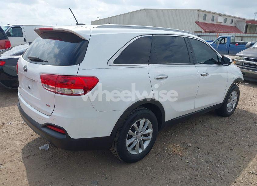 Photo 4 of 2017 Kia Sorento 2.4L LX (VIN 5XYPG4A30HG237815)