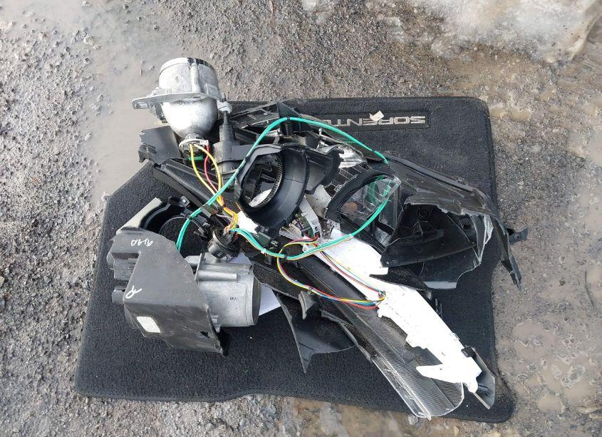 Photo 12 of 2017 Kia Sorento 2.4L LX (VIN 5XYPG4A30HG266909)