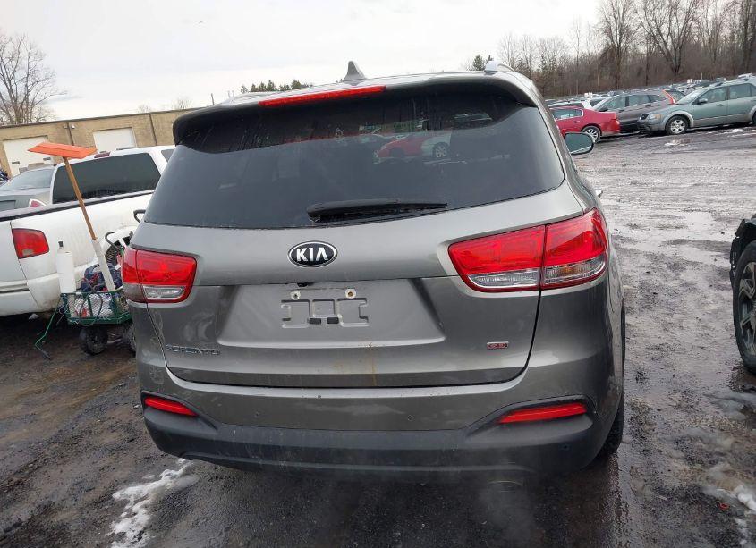 Photo 17 of 2017 Kia Sorento 2.4L LX (VIN 5XYPG4A30HG266909)
