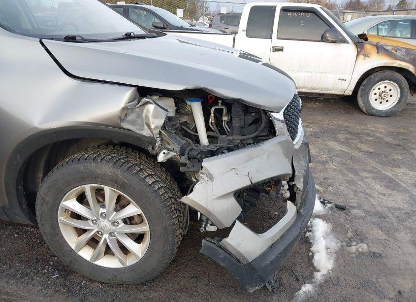 Photo 19 of 2017 Kia Sorento 2.4L LX (VIN 5XYPG4A30HG266909)