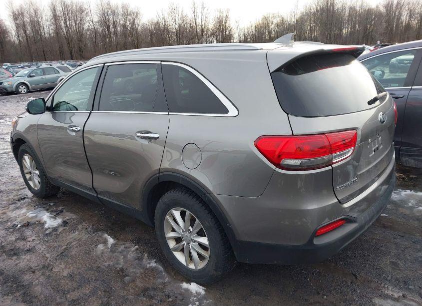 Photo 3 of 2017 Kia Sorento 2.4L LX (VIN 5XYPG4A30HG266909)
