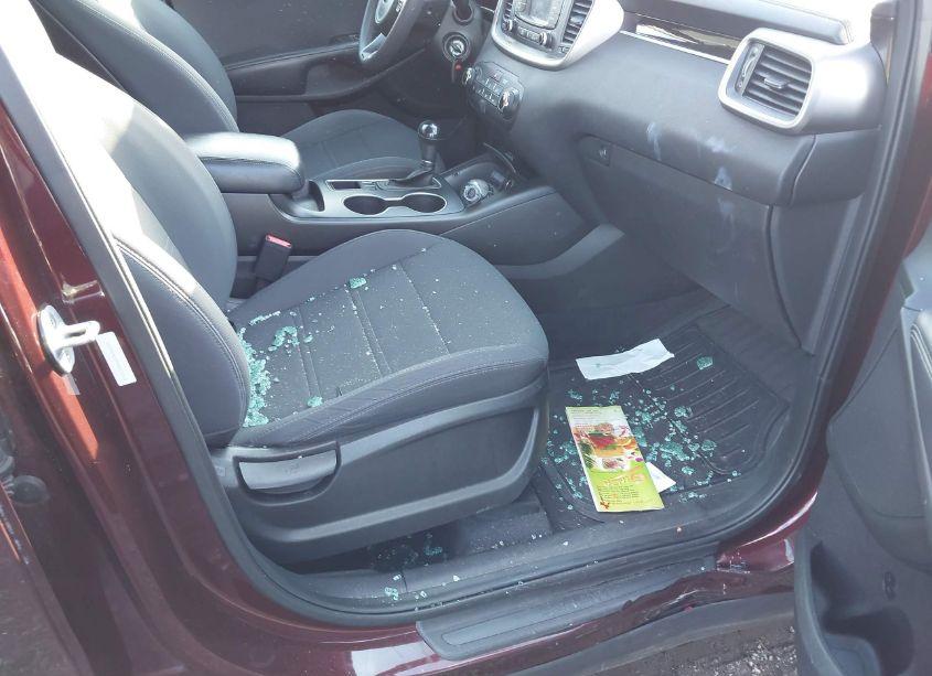 Photo 5 of 2017 Kia Sorento 2.4L LX (VIN 5XYPG4A30HG267803)