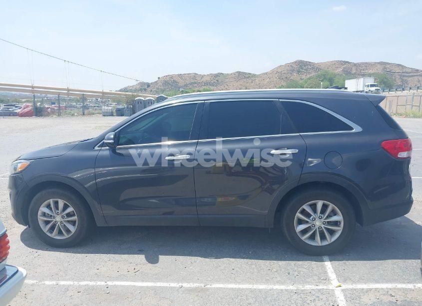 Photo 14 of 2017 Kia Sorento 2.4L LX (VIN 5XYPG4A30HG277019)