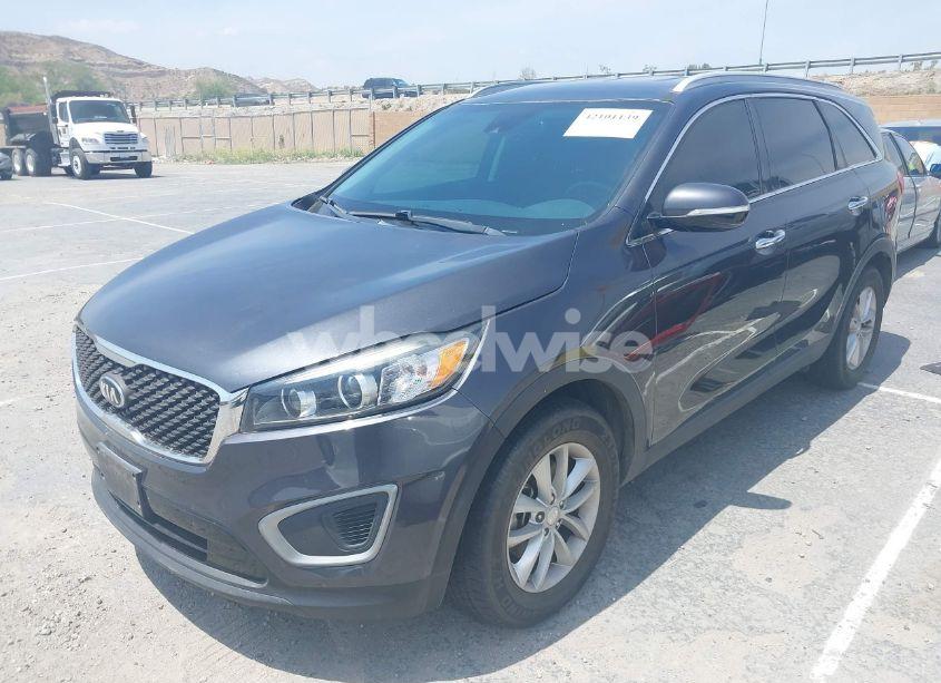 Photo 2 of 2017 Kia Sorento 2.4L LX (VIN 5XYPG4A30HG277019)