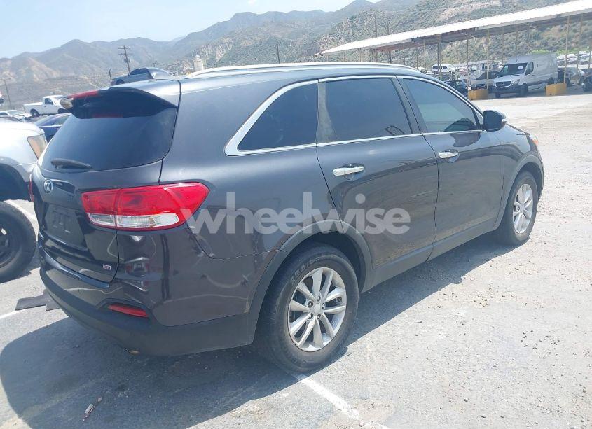 Photo 4 of 2017 Kia Sorento 2.4L LX (VIN 5XYPG4A30HG277019)