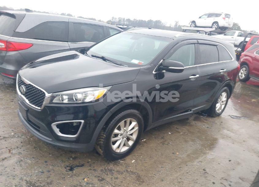 Photo 2 of 2017 Kia Sorento 2.4L LX (VIN 5XYPG4A30HG277361)