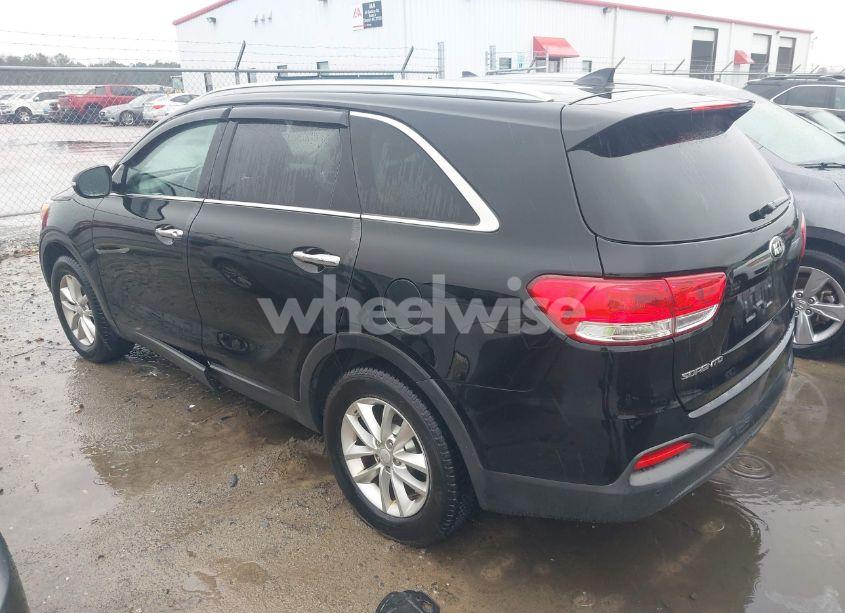 Photo 3 of 2017 Kia Sorento 2.4L LX (VIN 5XYPG4A30HG277361)